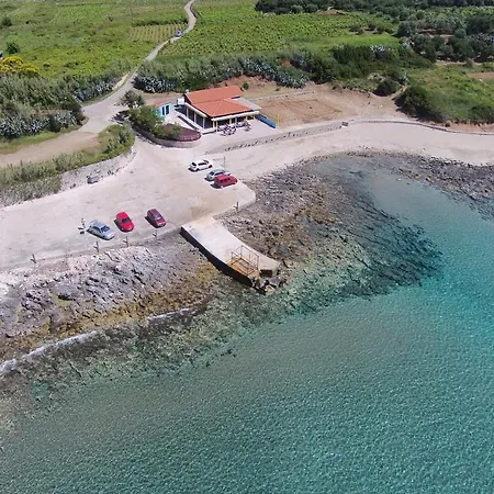 Πανσιόν And By The Sea Lumbarda, Korcula - 13626 3*